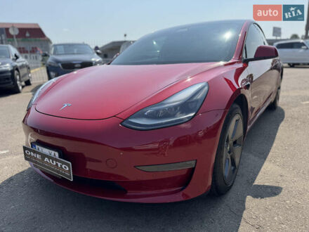 Тесла Модель 3 2021 у Києві на Automoto.ua Червоний Тесла Модель 3, об'ємом двигуна 0 л та пробігом 126 тис. км за 20990 $, фото 1 на Automoto.ua