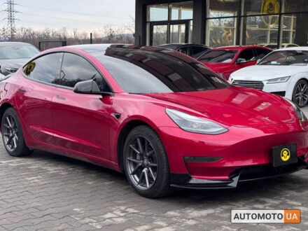 Тесла Модель 3 2021 в Черновцах на Automoto.ua Красный Тесла Модель 3, объемом двигателя 82 л и пробегом 64 тыс. км за 23000 $, фото 1 на Automoto.ua