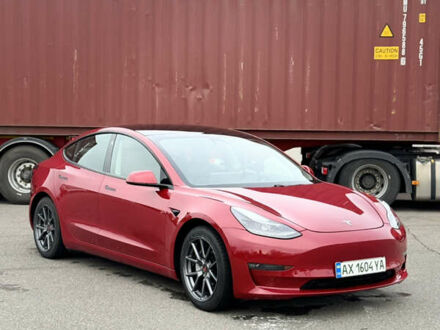 Тесла Модель 3 2021 в Киеве на Automoto.ua Красный Тесла Модель 3, объемом двигателя 0 л и пробегом 65 тыс. км за 19000 $, фото 1 на Automoto.ua
