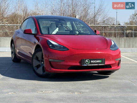 Тесла Модель 3 2021 у Києві на Automoto.ua Червоний Тесла Модель 3, об'ємом двигуна 0 л та пробігом 53 тис. км за 21999 $, фото 1 на Automoto.ua