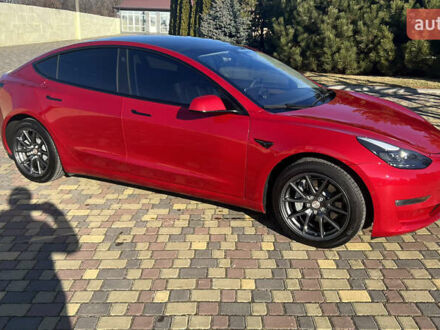 Красный Тесла Модель 3, объемом двигателя 0 л и пробегом 58 тыс. км за 21500 $, фото 1 на Automoto.ua