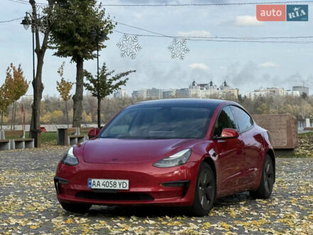 Тесла Модель 3 2022 у Києві на Automoto.ua Червоний Тесла Модель 3, об'ємом двигуна 0 л та пробігом 108 тис. км за 19800 $, фото 1 на Automoto.ua