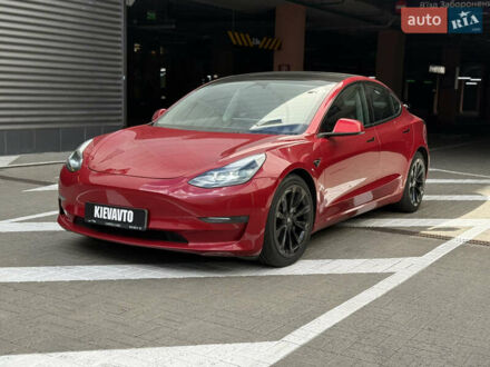 Тесла Модель 3 2022 в Киеве на Automoto.ua Красный Тесла Модель 3, объемом двигателя 0 л и пробегом 80 тыс. км за 18500 $, фото 1 на Automoto.ua