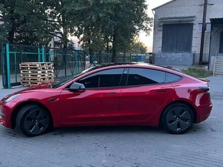 Тесла Модель 3 2022 у Луцьку на Automoto.ua Червоний Тесла Модель 3, об'ємом двигуна 0 л та пробігом 106 тис. км за 17500 $, фото 1 на Automoto.ua