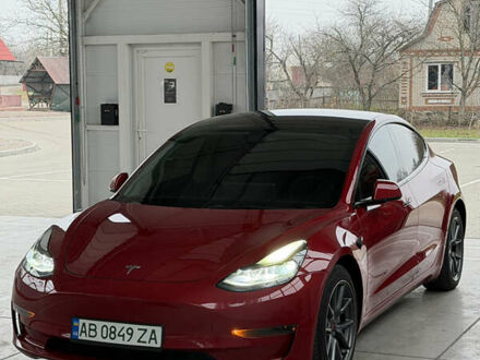 Красный Тесла Модель 3, объемом двигателя 0 л и пробегом 96 тыс. км за 18900 $, фото 1 на Automoto.ua
