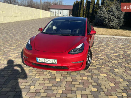 Тесла Модель 3 2022 у Дніпро (Дніпропетровську) на Automoto.ua Червоний Тесла Модель 3, об'ємом двигуна 0 л та пробігом 38 тис. км за 21500 $, фото 1 на Automoto.ua