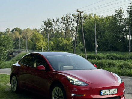 Тесла Модель 3 2022 в Ровно на Automoto.ua Красный Тесла Модель 3, объемом двигателя 0 л и пробегом 144 тыс. км за 15999 $, фото 1 на Automoto.ua