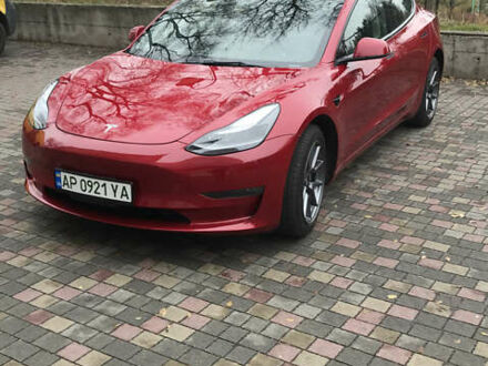 Тесла Модель 3 2022 в Запорожье на Automoto.ua Красный Тесла Модель 3, объемом двигателя 0 л и пробегом 11 тыс. км за 26100 $, фото 1 на Automoto.ua