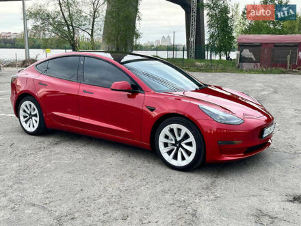 Тесла Модель 3 2022 у Києві на Automoto.ua Червоний Тесла Модель 3, об'ємом двигуна 0 л та пробігом 35 тис. км за 27000 $, фото 1 на Automoto.ua