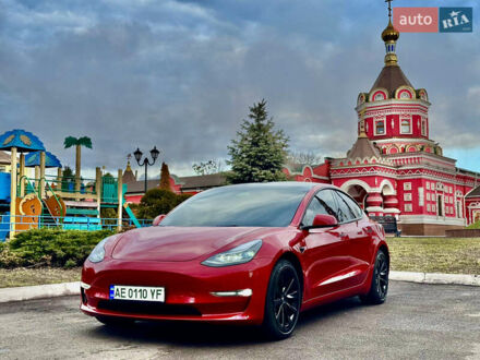 Тесла Модель 3 2022 у Дніпро (Дніпропетровську) на Automoto.ua Червоний Тесла Модель 3, об'ємом двигуна 0 л та пробігом 33 тис. км за 21000 $, фото 1 на Automoto.ua
