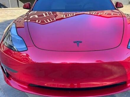 Красный Тесла Модель 3, объемом двигателя 0.19 л и пробегом 4600 тыс. км за 28000 $, фото 1 на Automoto.ua
