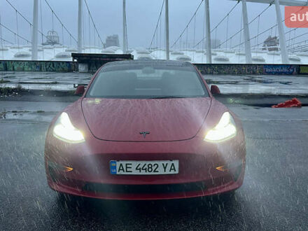 Тесла Модель 3 2023 у Києві на Automoto.ua Червоний Тесла Модель 3, об'ємом двигуна 0 л та пробігом 23 тис. км за 23000 $, фото 1 на Automoto.ua