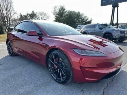 Тесла Модель 3 2024 у Києві на Automoto.ua Червоний Тесла Модель 3, об'ємом двигуна 0 л та пробігом 2 тис. км за 15200 $, фото 1 на Automoto.ua