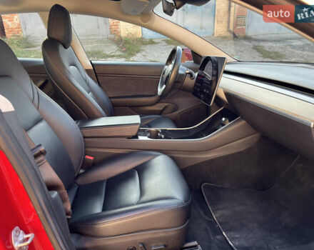Тесла Модель 3, объемом двигателя 0 л и пробегом 113 тыс. км за 19000 $, фото 9 на Automoto.ua