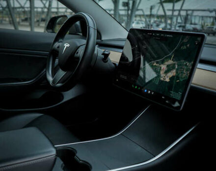 Тесла Модель 3, объемом двигателя 0 л и пробегом 58 тыс. км за 18999 $, фото 20 на Automoto.ua