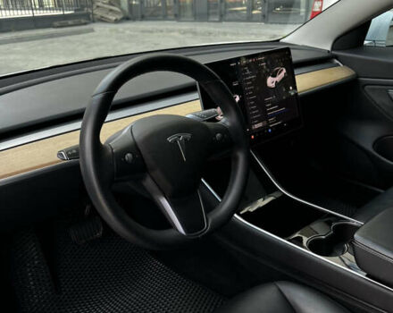 Тесла Модель 3, объемом двигателя 0 л и пробегом 71 тыс. км за 19900 $, фото 29 на Automoto.ua