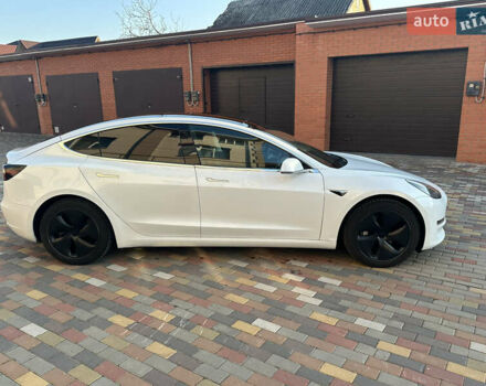 Тесла Модель 3, объемом двигателя 0 л и пробегом 87 тыс. км за 18500 $, фото 2 на Automoto.ua