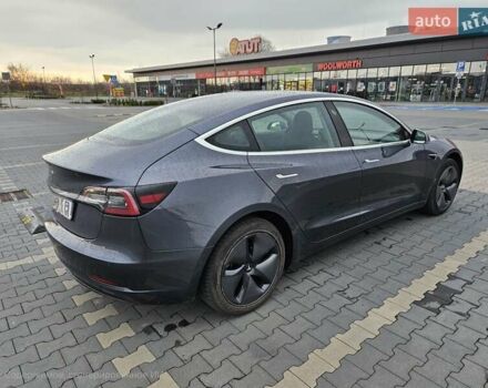 Тесла Модель 3, объемом двигателя 0 л и пробегом 121 тыс. км за 17102 $, фото 1 на Automoto.ua
