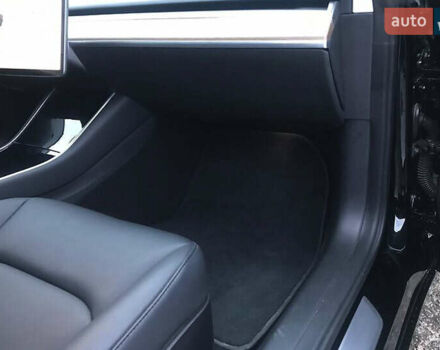 Тесла Модель 3, объемом двигателя 0 л и пробегом 45 тыс. км за 17300 $, фото 2 на Automoto.ua