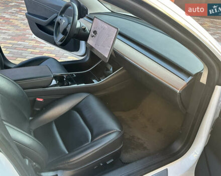 Тесла Модель 3, объемом двигателя 0 л и пробегом 87 тыс. км за 18500 $, фото 10 на Automoto.ua
