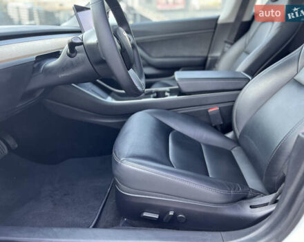 Тесла Модель 3, об'ємом двигуна 0 л та пробігом 58 тис. км за 19000 $, фото 2 на Automoto.ua