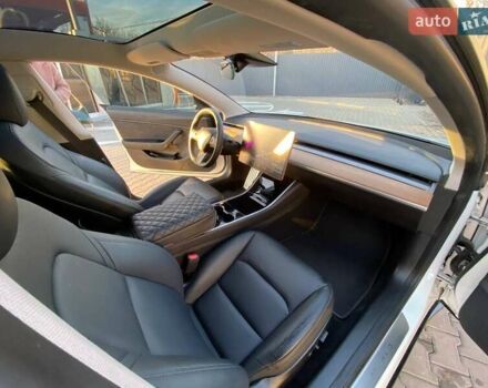 Тесла Модель 3, объемом двигателя 0 л и пробегом 23 тыс. км за 32999 $, фото 7 на Automoto.ua