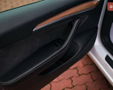 Тесла Модель 3, об'ємом двигуна 0 л та пробігом 75 тис. км за 23499 $, фото 40 на Automoto.ua