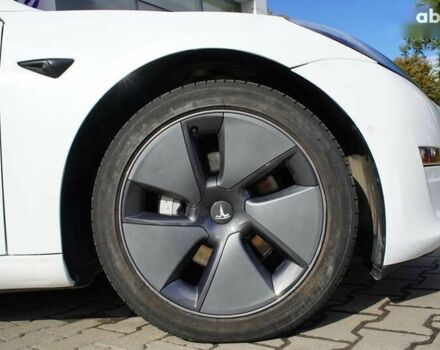 Тесла Модель 3, объемом двигателя 0 л и пробегом 33 тыс. км за 20999 $, фото 9 на Automoto.ua