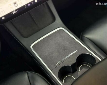 Тесла Модель 3, объемом двигателя 0 л и пробегом 117 тыс. км за 20999 $, фото 24 на Automoto.ua