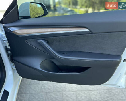 Тесла Модель 3, объемом двигателя 0 л и пробегом 75 тыс. км за 23300 $, фото 28 на Automoto.ua