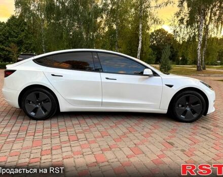 Тесла Модель 3, объемом двигателя 0.33 л и пробегом 3 тыс. км за 23999 $, фото 2 на Automoto.ua