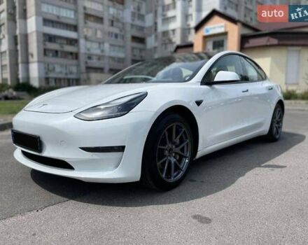 Тесла Модель 3, объемом двигателя 0 л и пробегом 49 тыс. км за 18000 $, фото 1 на Automoto.ua