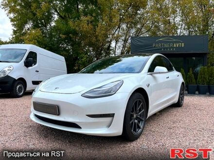 Тесла Модель 3, объемом двигателя 0.38 л и пробегом 100 тыс. км за 18500 $, фото 1 на Automoto.ua