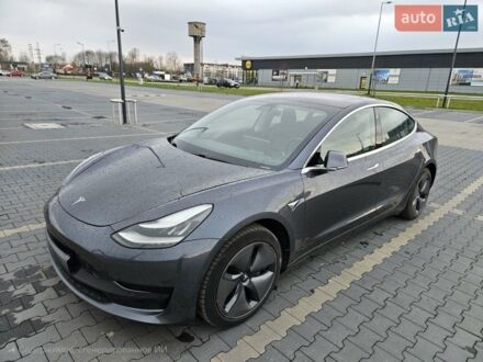 Тесла Модель 3, объемом двигателя 0 л и пробегом 121 тыс. км за 16654 $, фото 1 на Automoto.ua