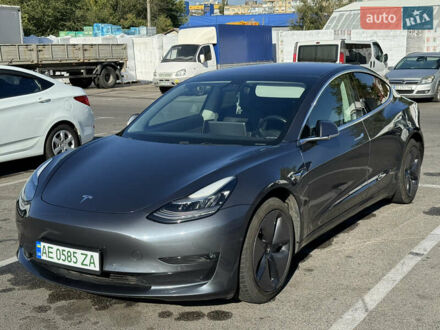 Тесла Модель 3 2019 в Днепре (Днепропетровске) на Automoto.ua Тесла Модель 3, объемом двигателя 0 л и пробегом 84 тыс. км за 20600 $, фото 1 на Automoto.ua