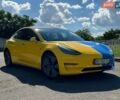 Жовтий Тесла Модель 3, об'ємом двигуна 0 л та пробігом 68 тис. км за 14700 $, фото 2 на Automoto.ua
