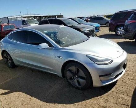 Серый Тесла Модель 3, объемом двигателя 0 л и пробегом 72 тыс. км за 6100 $, фото 1 на Automoto.ua