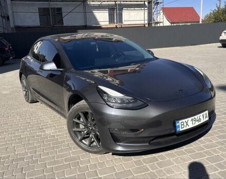 Тесла Модель 3 2018 в Каменце-Подольском на Automoto.ua Серый Тесла Модель 3, объемом двигателя 0 л и пробегом 94 тыс. км за 16999 $, фото 4 на Automoto.ua