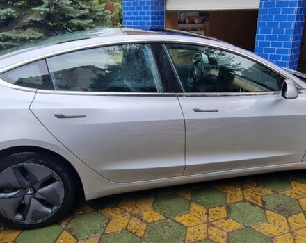 Сірий Тесла Модель 3, об'ємом двигуна 0 л та пробігом 50 тис. км за 20000 $, фото 1 на Automoto.ua