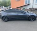 Серый Тесла Модель 3, объемом двигателя 0 л и пробегом 130 тыс. км за 20300 $, фото 4 на Automoto.ua