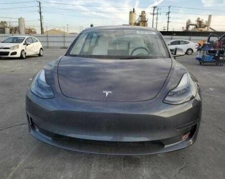 Серый Тесла Модель 3, объемом двигателя 0 л и пробегом 20 тыс. км за 15000 $, фото 1 на Automoto.ua