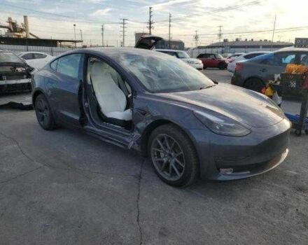 Серый Тесла Модель 3, объемом двигателя 0 л и пробегом 20 тыс. км за 15000 $, фото 5 на Automoto.ua
