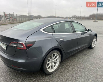 Серый Тесла Модель 3, объемом двигателя 0 л и пробегом 78 тыс. км за 17250 $, фото 6 на Automoto.ua