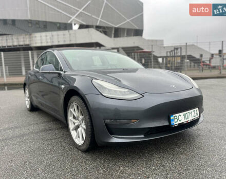 Серый Тесла Модель 3, объемом двигателя 0 л и пробегом 78 тыс. км за 17250 $, фото 5 на Automoto.ua