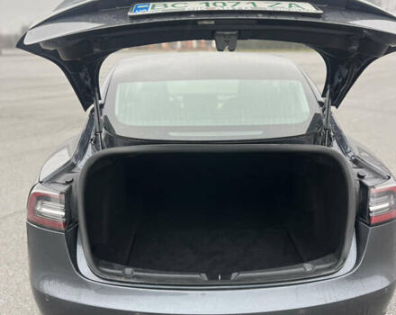 Серый Тесла Модель 3, объемом двигателя 0 л и пробегом 78 тыс. км за 17250 $, фото 10 на Automoto.ua