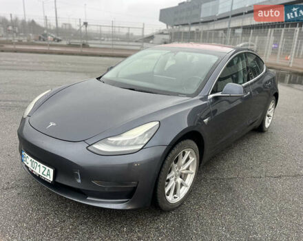 Серый Тесла Модель 3, объемом двигателя 0 л и пробегом 78 тыс. км за 17250 $, фото 4 на Automoto.ua