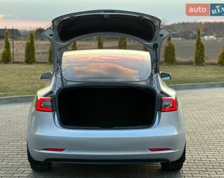 Серый Тесла Модель 3, объемом двигателя 0 л и пробегом 117 тыс. км за 17500 $, фото 15 на Automoto.ua