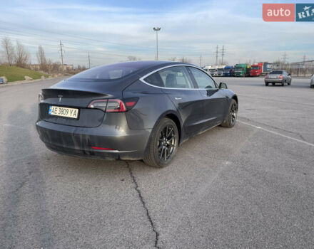 Сірий Тесла Модель 3, об'ємом двигуна 0 л та пробігом 103 тис. км за 22500 $, фото 4 на Automoto.ua