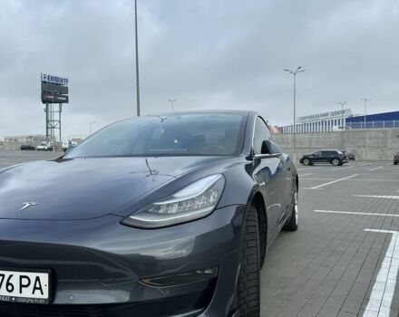 Серый Тесла Модель 3, объемом двигателя 0 л и пробегом 70 тыс. км за 26000 $, фото 1 на Automoto.ua
