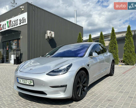 Тесла Модель 3 2018 в Каменце-Подольском на Automoto.ua Серый Тесла Модель 3, объемом двигателя 0 л и пробегом 180 тыс. км за 17300 $, фото 9 на Automoto.ua